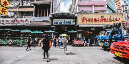 ตลาดวโรรส