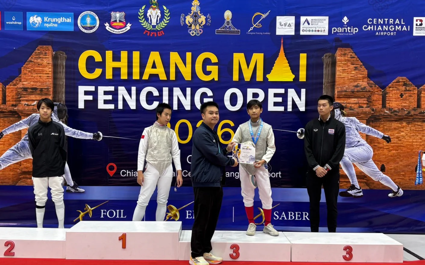 พิธีมอบเหรียญรางวัลแก่นักกีฬาฟันดาบสากลที่เข้าร่วมรายการ “Chiangmai Fencing Open 2026”